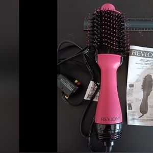 Revlon Salon One-Step Hair Dryer and Volumzer Hot Air Brush